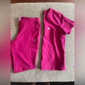 FIGS dark magenta Large set